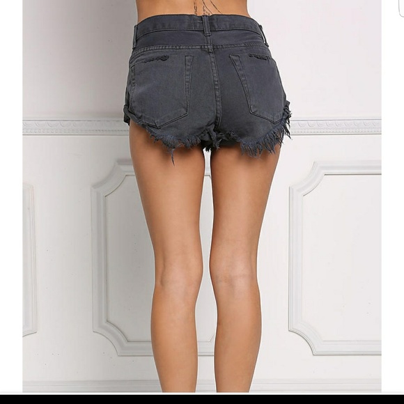 Charcoal Frayed Bandit Cuffed Shorts - Picture 4 of 6
